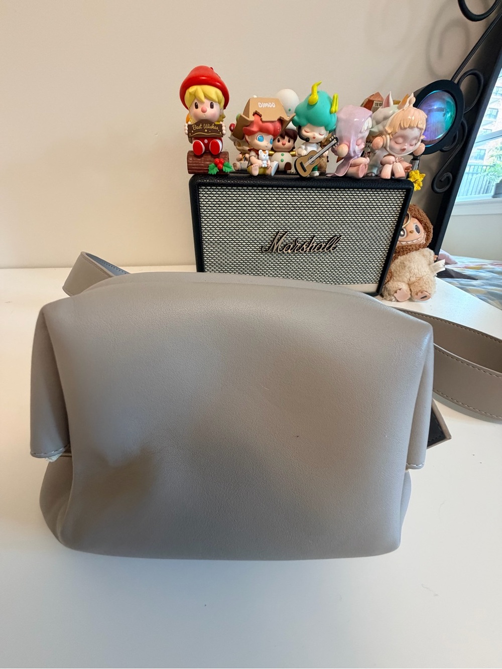 Osoi Minimalist Light Gray Crossbody Bag